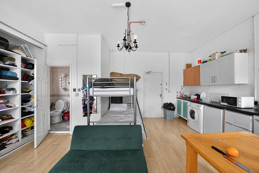 11 bedrooms apartments/flats for sale in Stanthorpe Road, Streatham - SW16 view 14