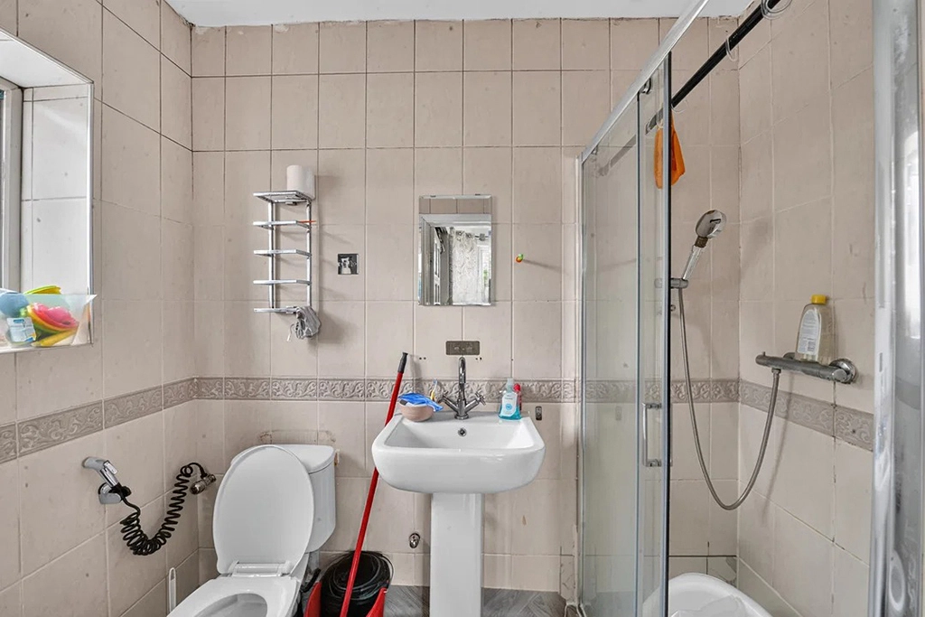 11 bedrooms apartments/flats for sale in Stanthorpe Road, Streatham - SW16 view 16