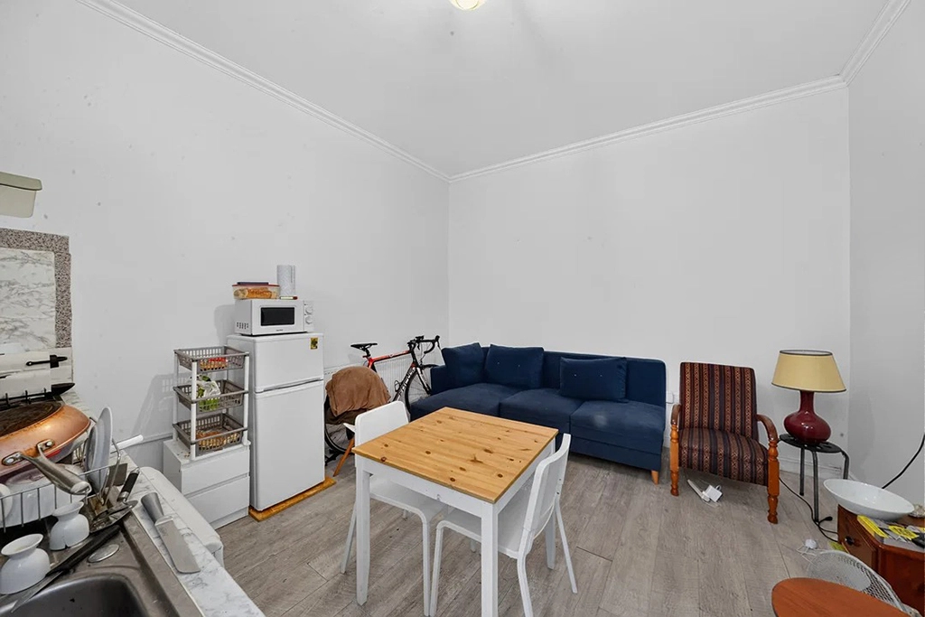 11 bedrooms apartments/flats for sale in Stanthorpe Road, Streatham - SW16 view 9
