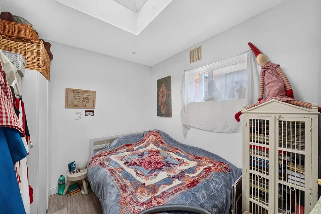 11 bedrooms apartments/flats for sale in Stanthorpe Road, Streatham - SW16 view 12