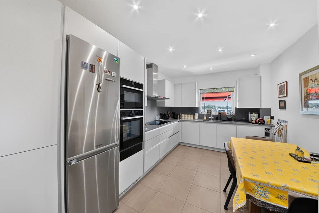 4 bedrooms apartments/flats for sale in Trinity Church Road, Barnes - SW13 view 4