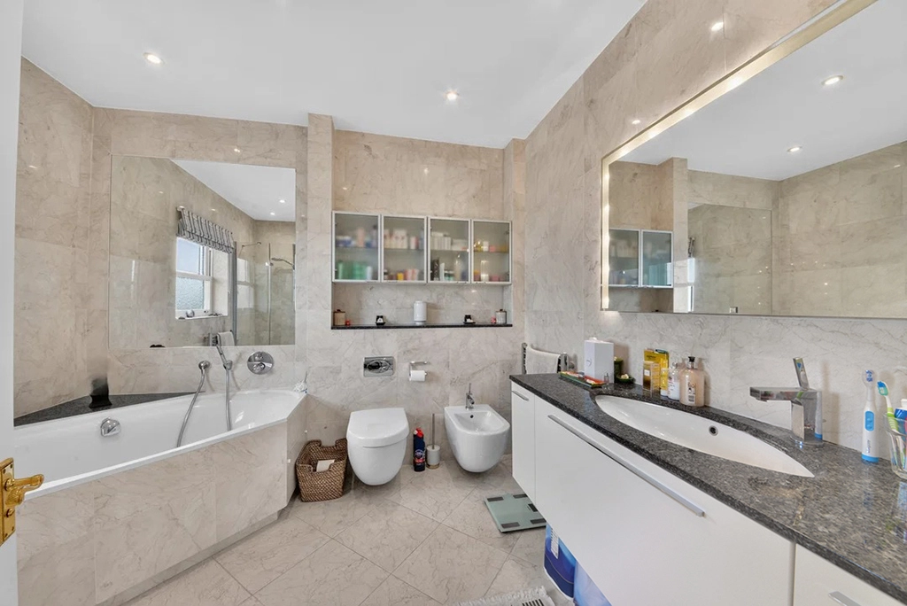 4 bedrooms apartments/flats for sale in Trinity Church Road, Barnes - SW13 view 6