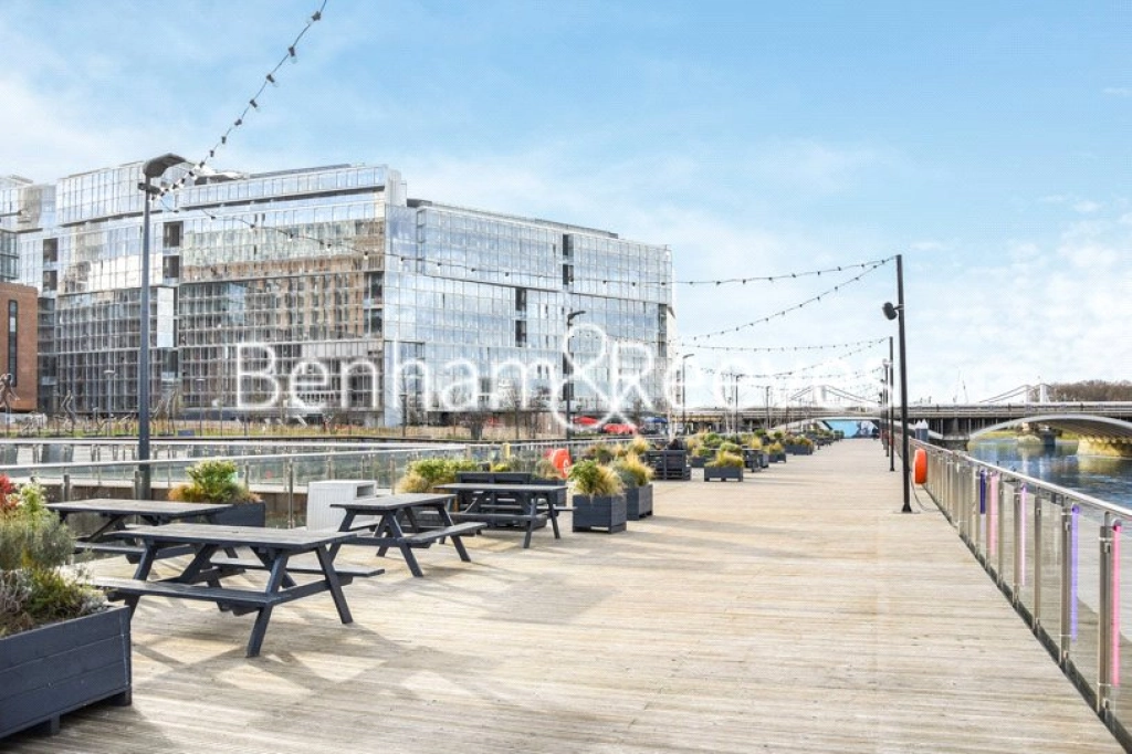 2 bedrooms apartments/flats for sale in Circus Road West, London - SW11 view 14