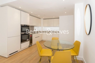 Wandsworth Road, London - SW8 view 3