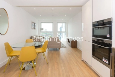 Wandsworth Road, London - SW8 view 4