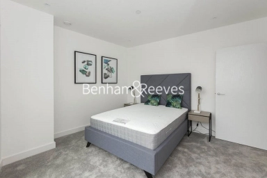 Wandsworth Road, London - SW8 view 7