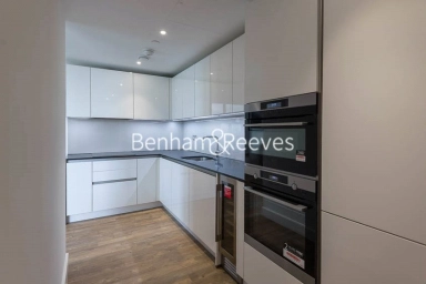 Wandsworth Road, London - SW8 view 4
