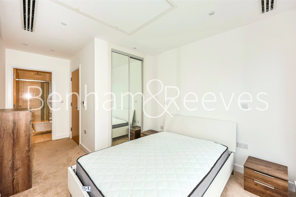 2 bedrooms apartments/flats for sale in Cherry Orchard Road, Croydon - CR0 view 5