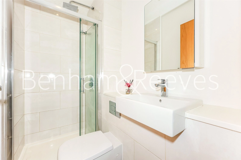 2 bedrooms apartments/flats for sale in Cherry Orchard Road, Croydon - CR0 view 6