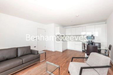 Wandsworth Road, London - SW8 view 1