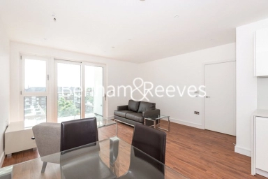 Wandsworth Road, London - SW8 view 3