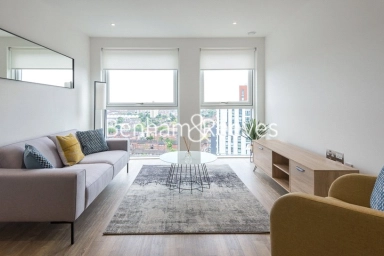 Wandsworth Road, London - SW8 view 1