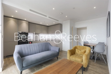 Wandsworth Road, London - SW8 view 1