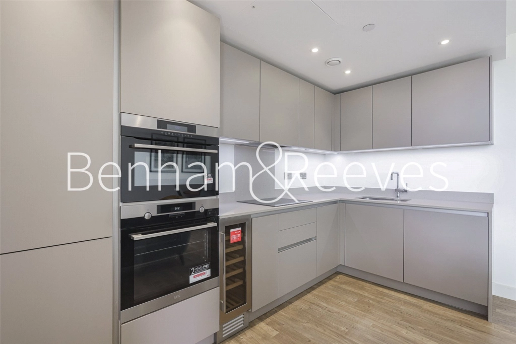 1 bedroom apartments/flats for sale in Wandsworth Road, London - SW8 view 2