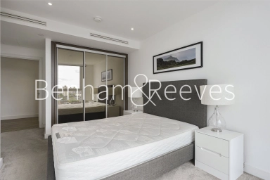 Wandsworth Road, London - SW8 view 3