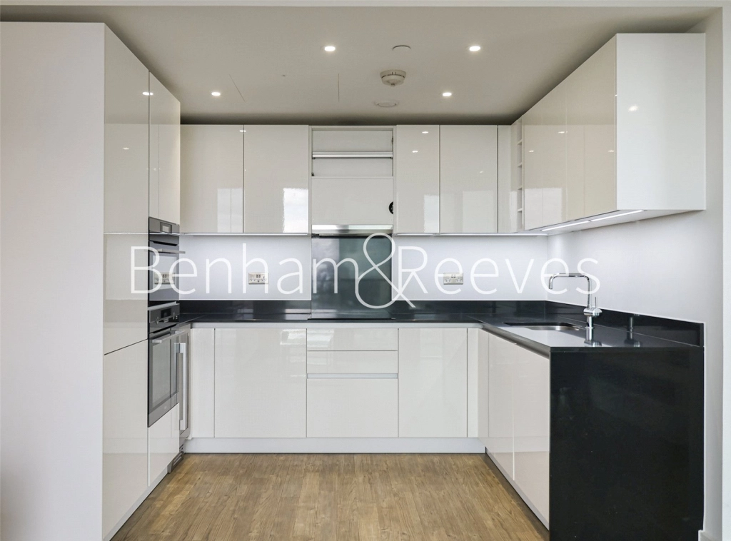 2 bedrooms apartments/flats for sale in Wandsworth Road, London - SW8 view 2