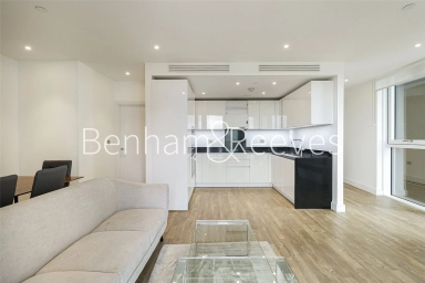 Wandsworth Road, London - SW8 view 3