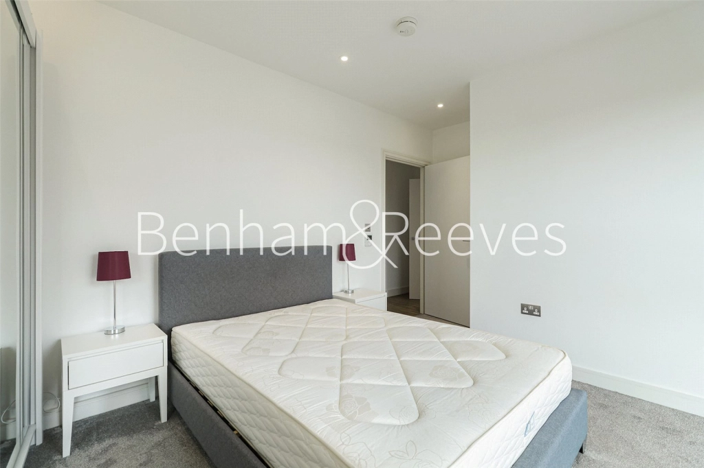 2 bedrooms apartments/flats for sale in Wandsworth Road, London - SW8 view 8