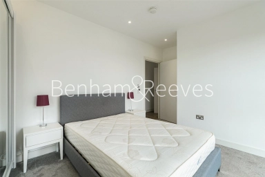 Wandsworth Road, London - SW8 view 8