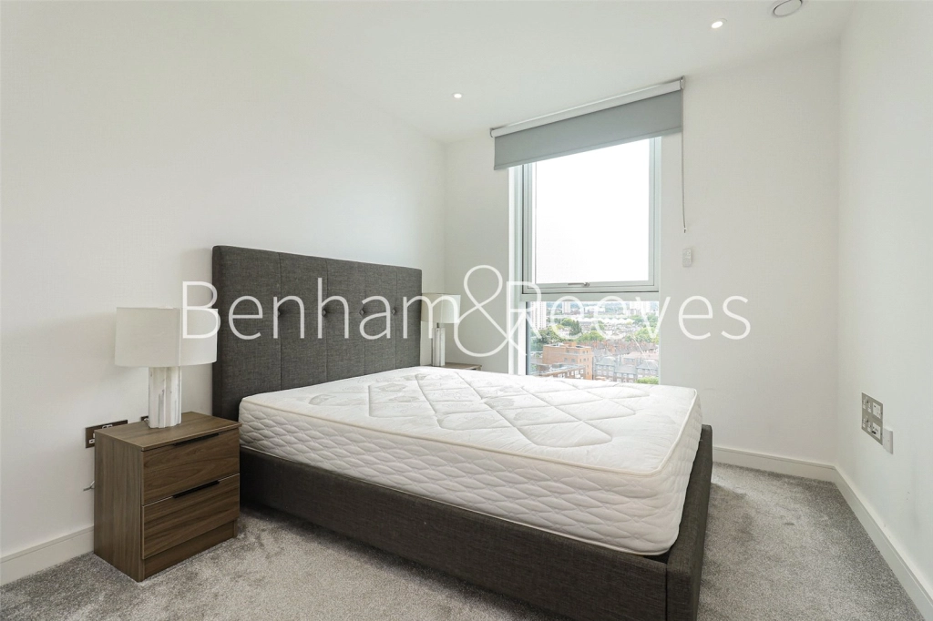2 bedrooms apartments/flats for sale in Wandsworth Road, London - SW8 view 6