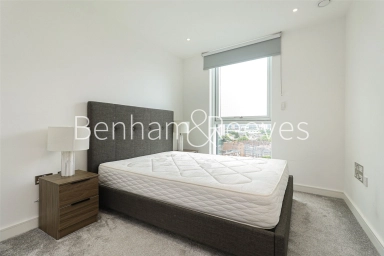 Wandsworth Road, London - SW8 view 6