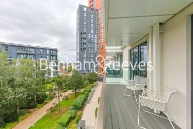 Wandsworth Road, London - SW8 view 9