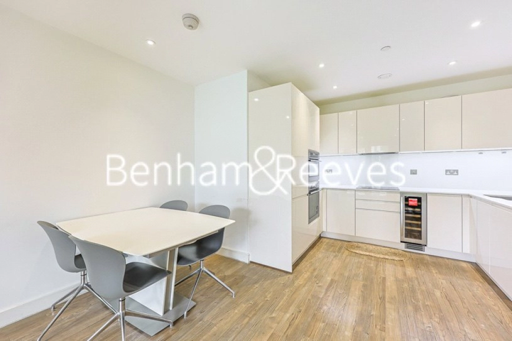 2 bedrooms apartments/flats for sale in Wandsworth Road, London - SW8 view 4
