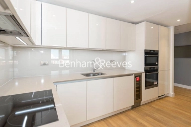 Wandsworth Road, London - SW8 view 4