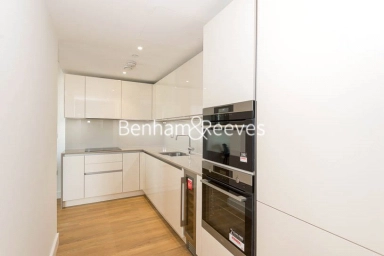Wandsworth Road, London - SW8 view 5