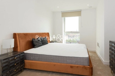 Wandsworth Road, London - SW8 view 6