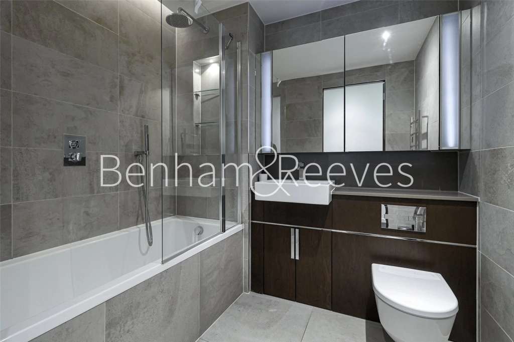 2 bedrooms apartments/flats for sale in Charles Clowes Walk, London - SW11 view 7