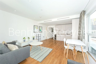 Wandsworth Road, London - SW8 view 1