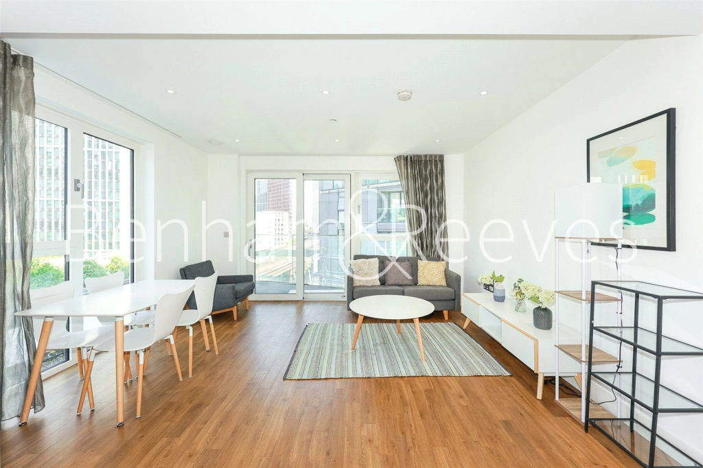 2 bedrooms apartments/flats for sale in Wandsworth Road, London - SW8 view 3