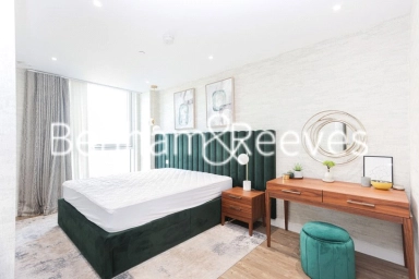 Wandsworth Road, London - SW8 view 4