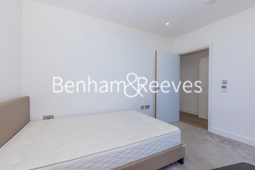 2 bedrooms apartments/flats for sale in Wandsworth Road, London - SW8 view 7