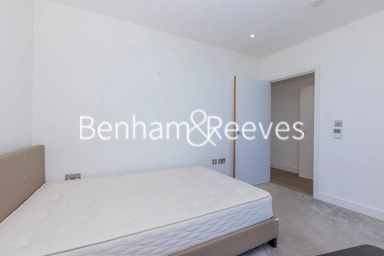 Wandsworth Road, London - SW8 view 7