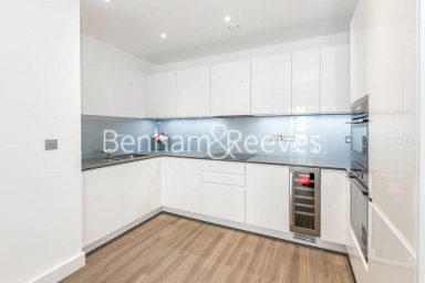 Wandsworth Road, London - SW8 view 1