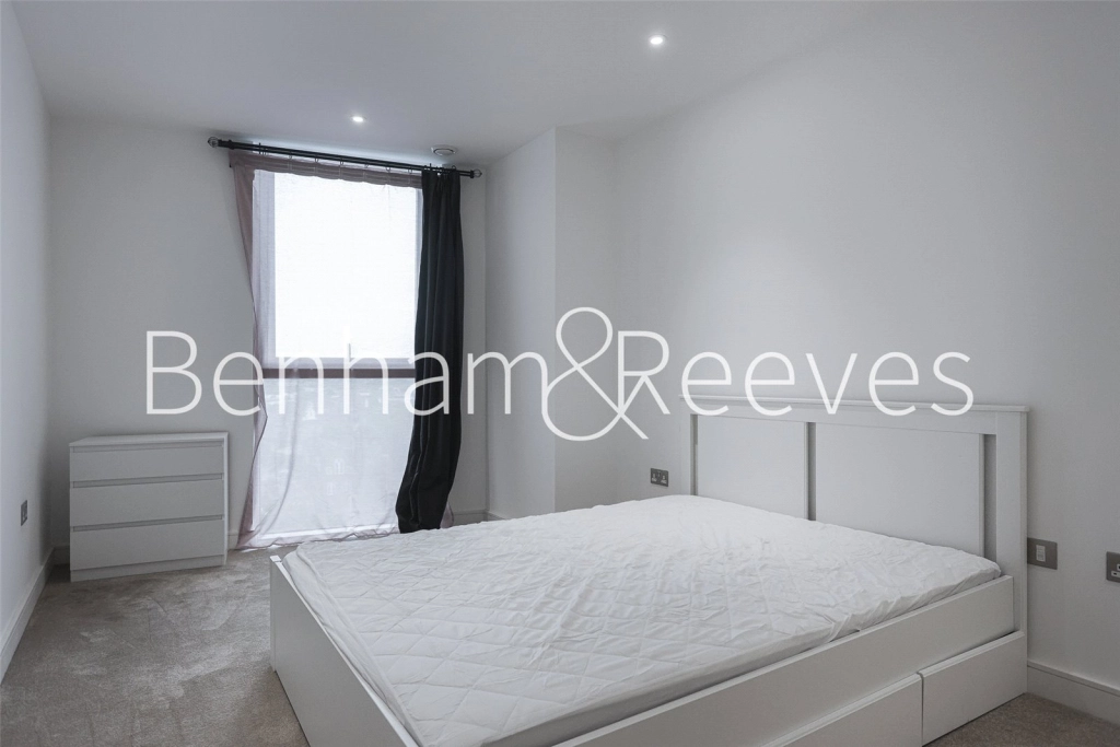 2 bedrooms apartments/flats for sale in Wandsworth Road, London - SW8 view 7