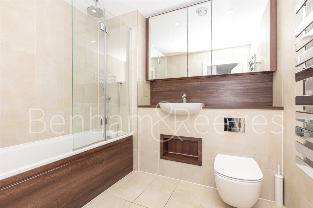 2 bedrooms apartments/flats for sale in Wandsworth Road, London - SW8 view 9