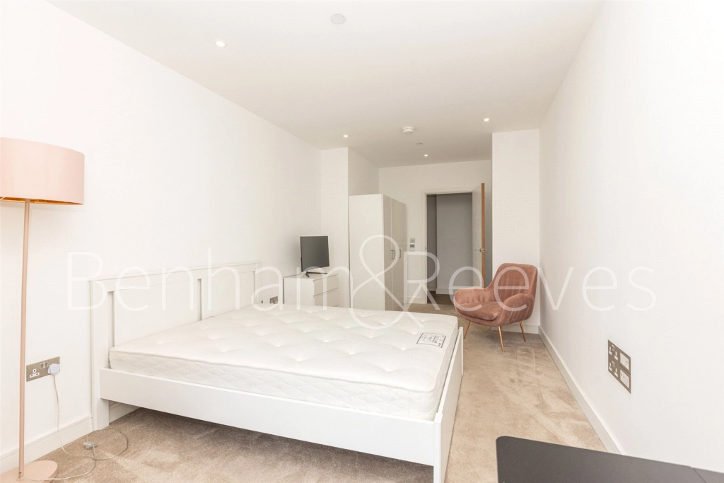 2 bedrooms apartments/flats for sale in Wandsworth Road, London - SW8 view 8