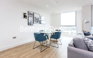 Wandsworth Road, London - SW8 view 4