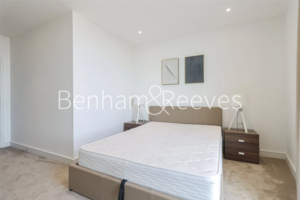 3 bedrooms apartments/flats for sale in Wandsworth Road, London - SW8 view 7