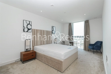 Wandsworth Road, London - SW8 view 9