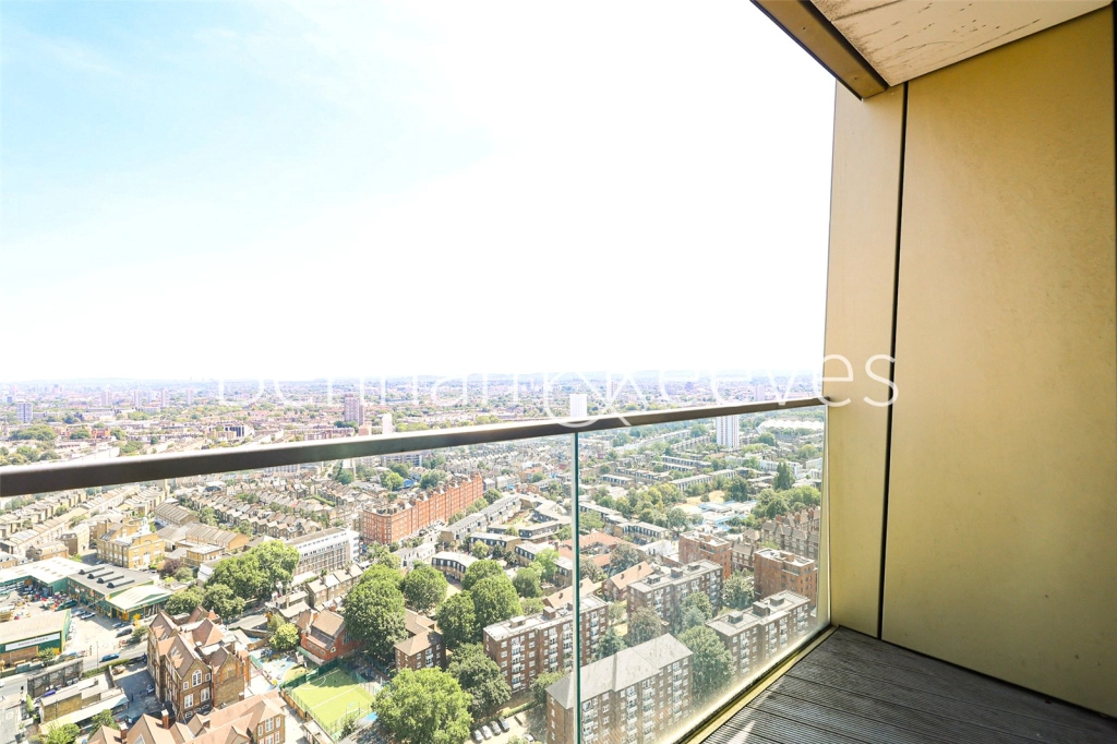 3 bedrooms apartments/flats for sale in Wandsworth Road, London - SW8 view 11