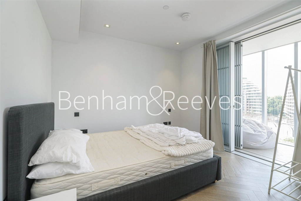 1 bedroom apartments/flats for sale in Circus Road West, London - SW11 view 7