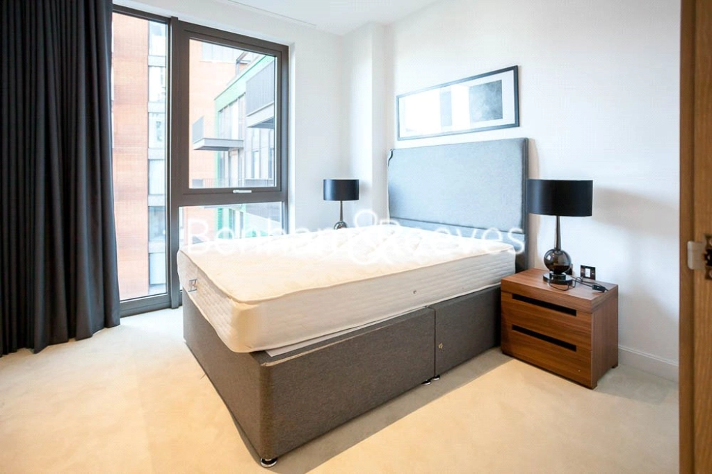 2 bedrooms apartments/flats for sale in Viaduct Gardens, London - SW11 view 7