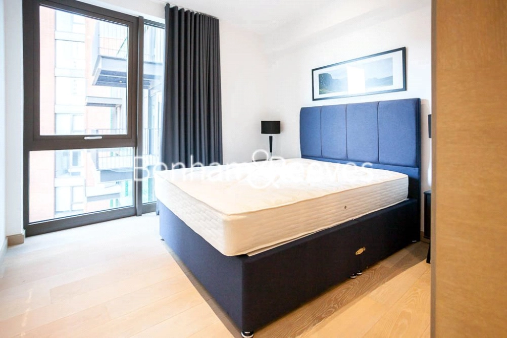2 bedrooms apartments/flats for sale in Viaduct Gardens, London - SW11 view 9