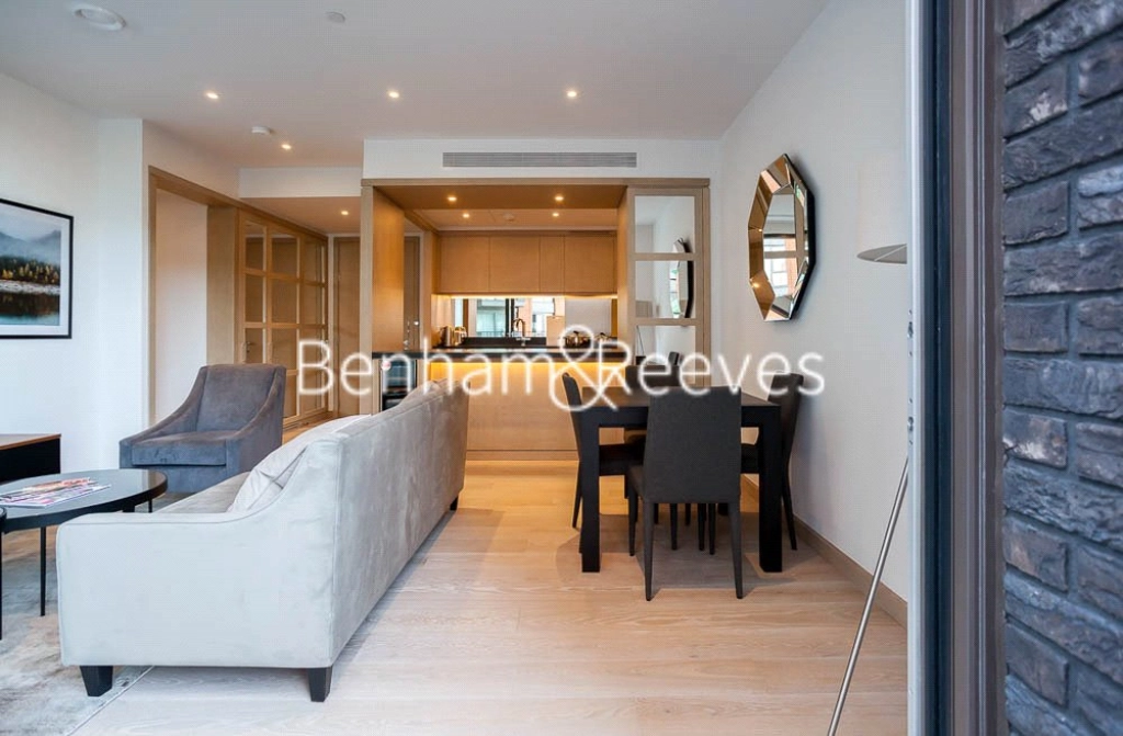 2 bedrooms apartments/flats for sale in Viaduct Gardens, London - SW11 view 2