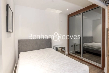 Wandsworth Road, London - SW8 view 5