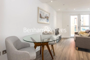 Wandsworth Road, London - SW8 view 1